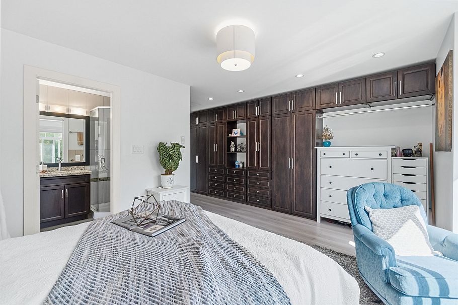 318 W 18th Street North Vancouver, BC - 18