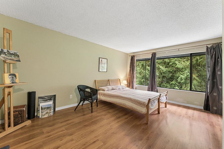 834 Hendecourt Road North Vancouver, BC - 14