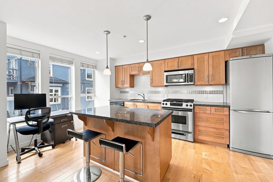 302 2626 Alberta Street Vancouver, BC - 2