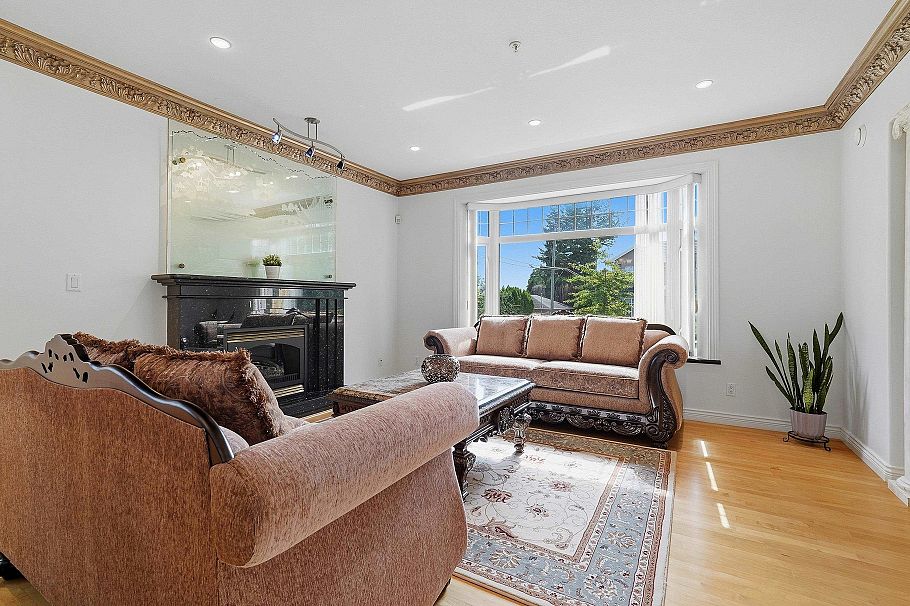 2763 E 53rd Avenue Vancouver, BC - 8