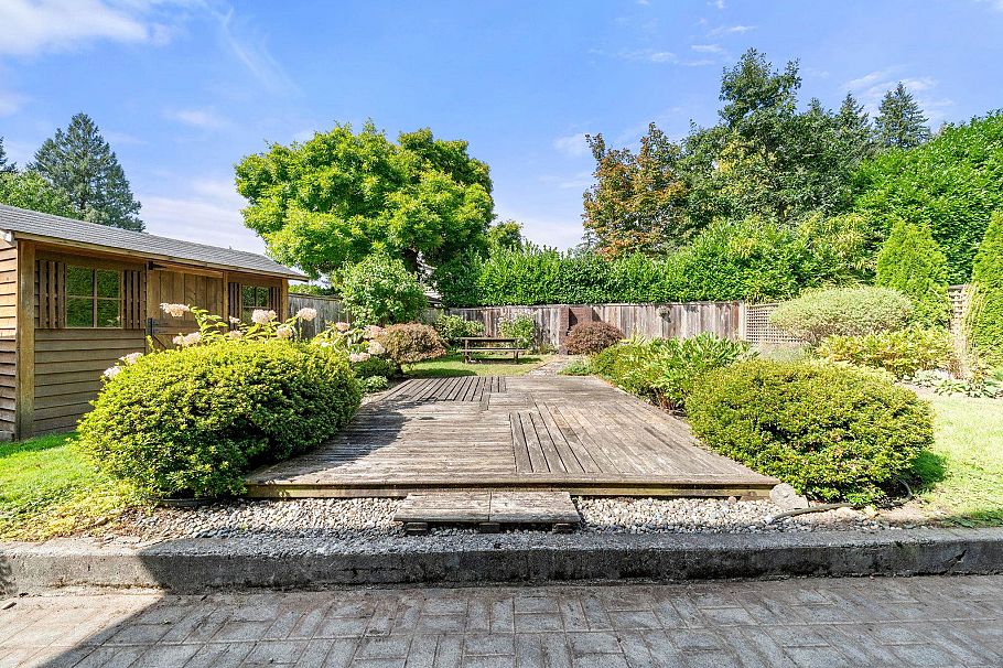 3833 Lynn Valley Road North Vancouver, BC - 32