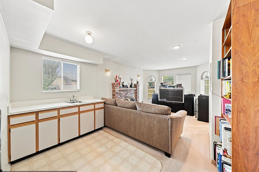1708 Prestwick Drive Vancouver, BC - 36