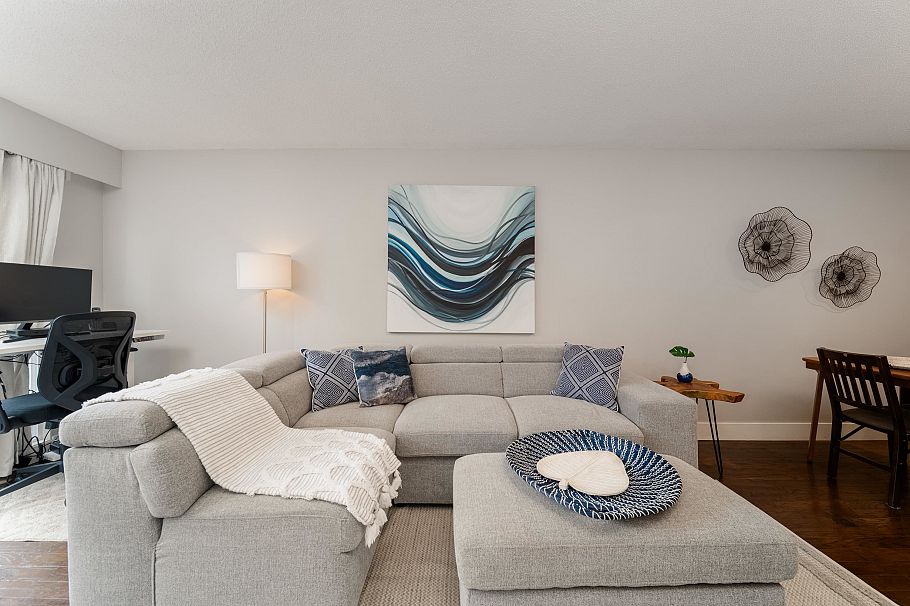 303 2450 Cornwall Avenue Vancouver, BC - 9