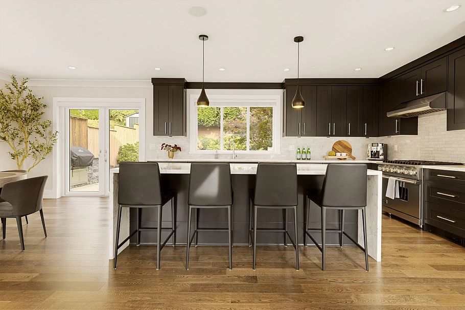 5008 Redonda Drive North Vancouver, BC - 7