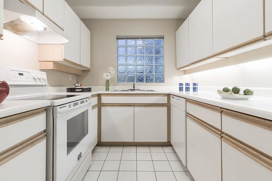 106 125 W 18th Street North Vancouver, BC - 7