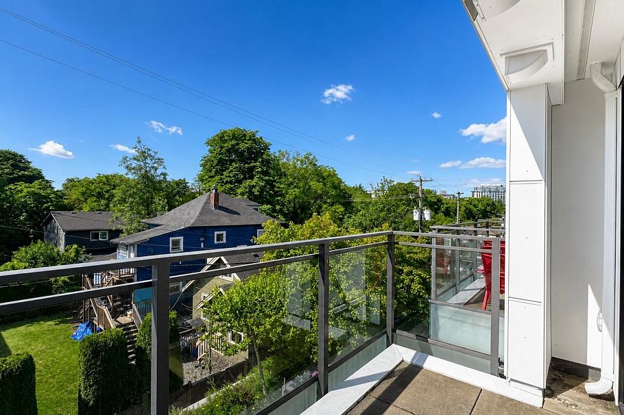 308 630 E Broadway Vancouver, BC - 3
