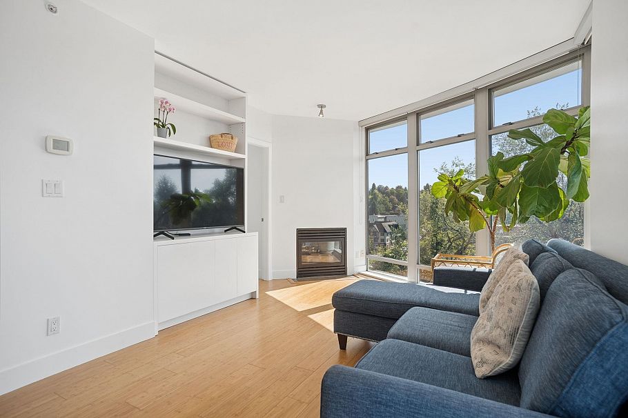 902 2965 Fir Street Vancouver, BC - 3