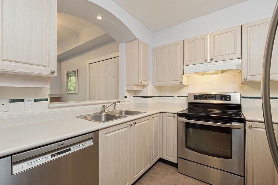 321 3600 Windcrest Drive North Vancouver, BC - 13