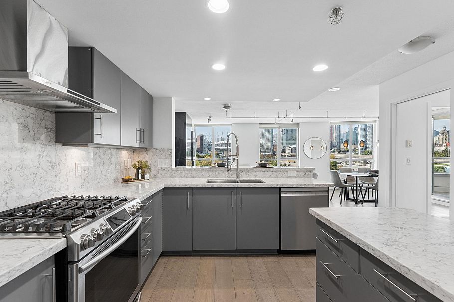 506 120 Milross Avenue Vancouver, BC - 3