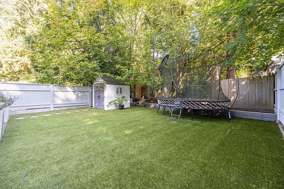 3558 Everglade Place North Vancouver, BC - 37