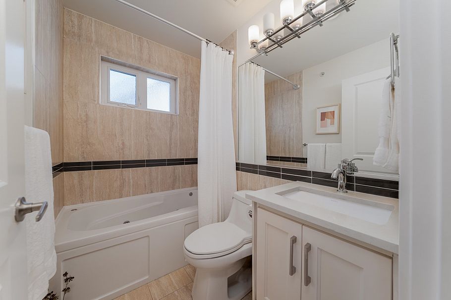 1479 East 20th Avenue Vancouver, BC - 26