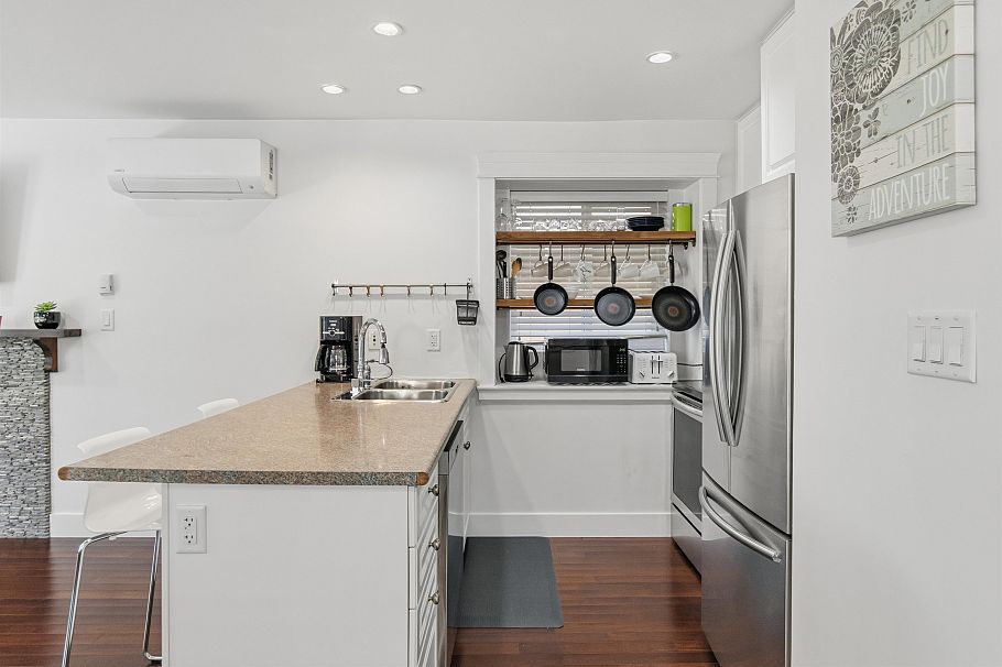 318 W 18th Street North Vancouver, BC - 31