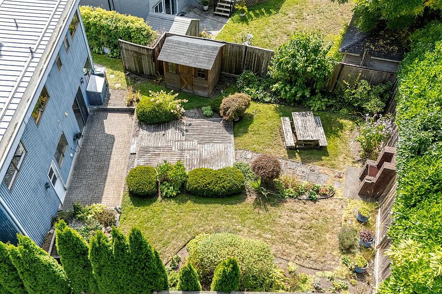3833 Lynn Valley Road North Vancouver, BC - 39
