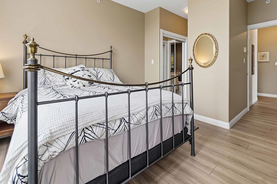 405 160 E 13th Street North Vancouver, BC - 14