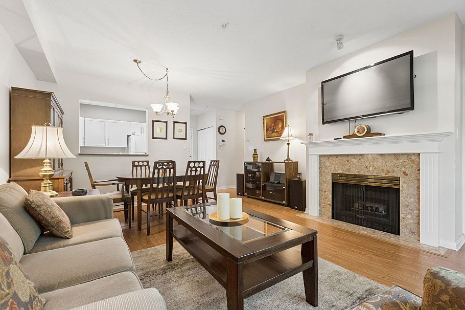 304 2059 Chesterfield Avenue North Vancouver, BC - 3