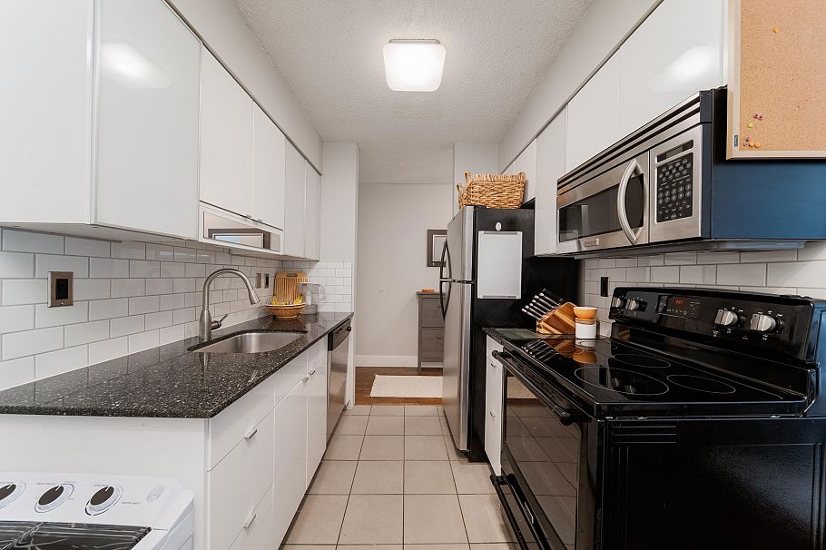 303 2450 Cornwall Avenue Vancouver, BC - 15
