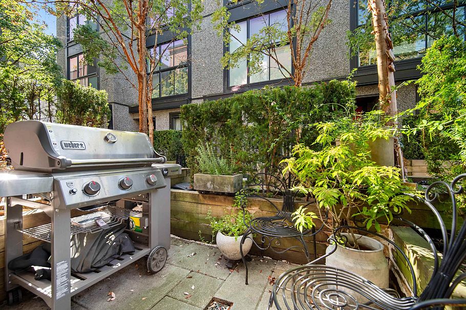 3431 Porter Street Vancouver, BC - 23