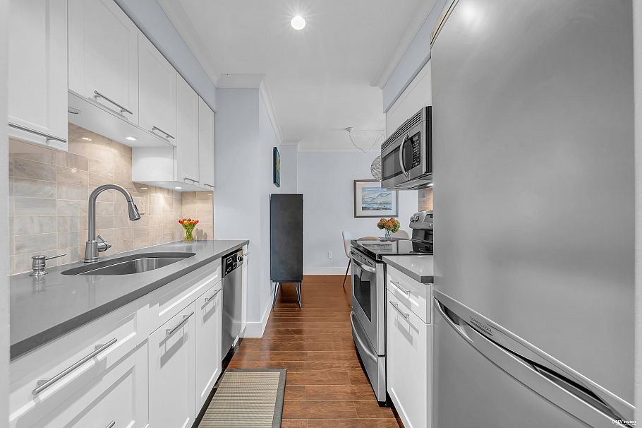 111 2040 Cornwall Avenue Vancouver, BC - 10