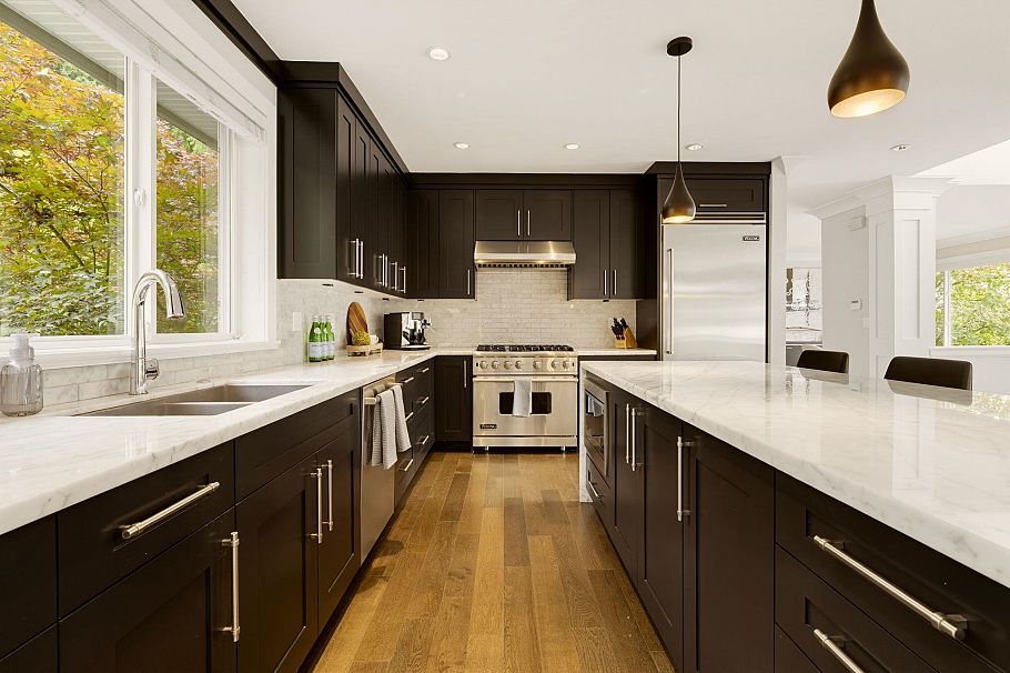 5008 Redonda Drive North Vancouver, BC - 9
