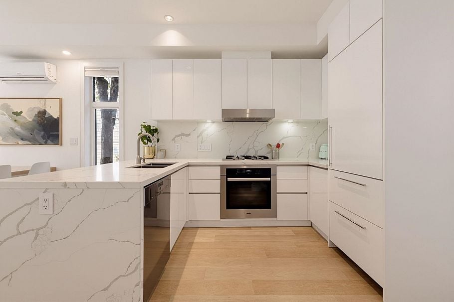 1880 E Georgia Street Vancouver, BC - 5