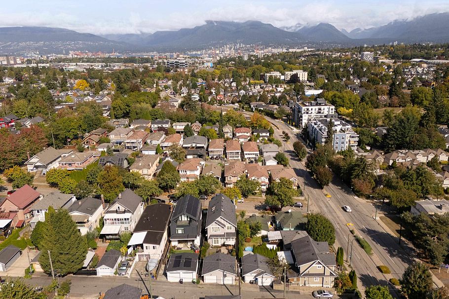 1382 E 17th Avenue Vancouver, BC - 10