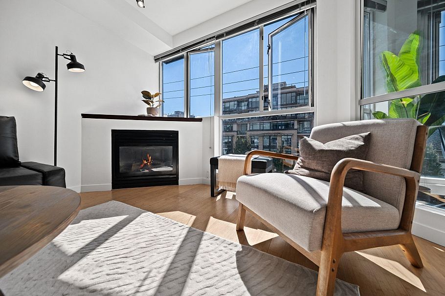 409 122 E 3rd Street North Vancouver, BC - 4