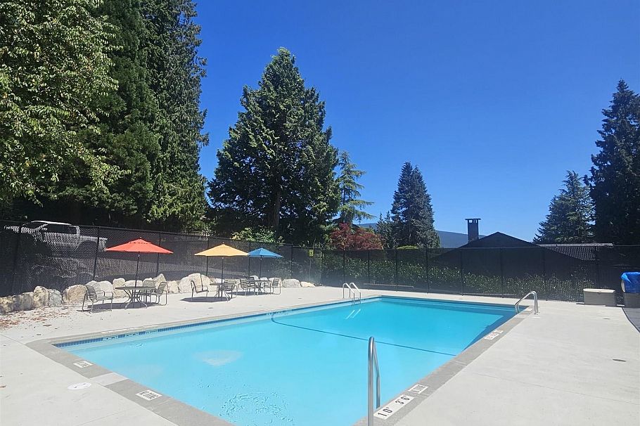 834 Hendecourt Road North Vancouver, BC - 24