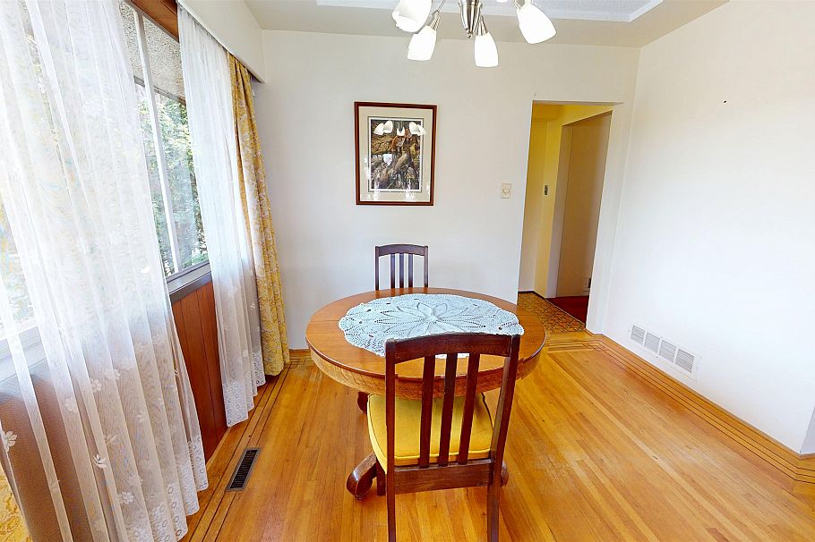 492 Aubrey Place Vancouver, BC - 7