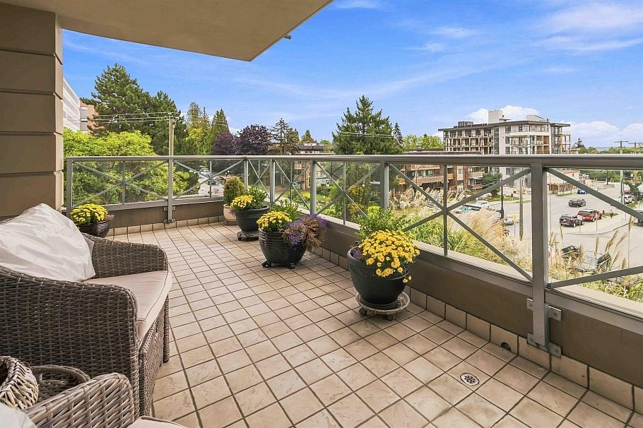 405 160 E 13th Street North Vancouver, BC - 4