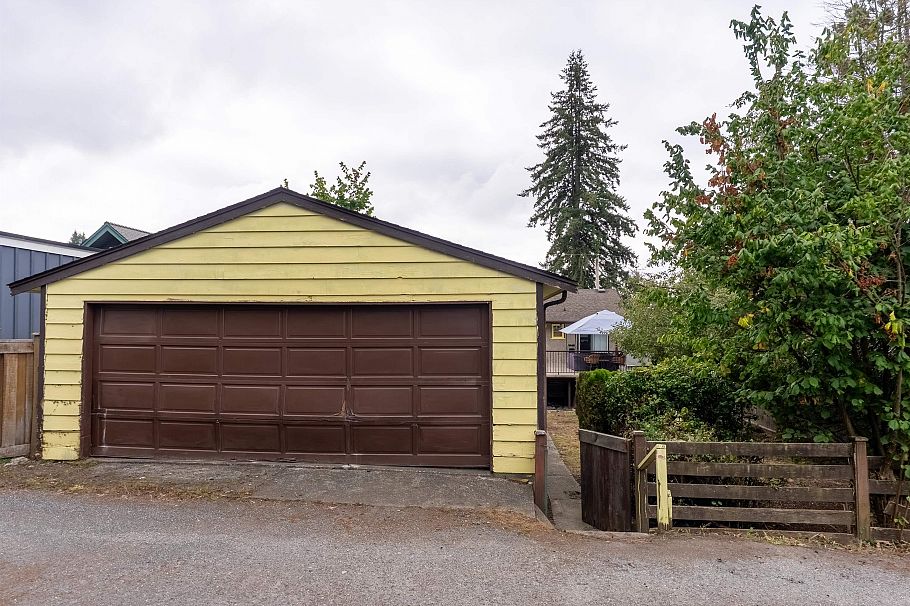 234 W St. James Road North Vancouver, BC - 22