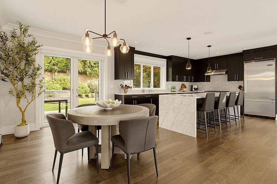 5008 Redonda Drive North Vancouver, BC - 6