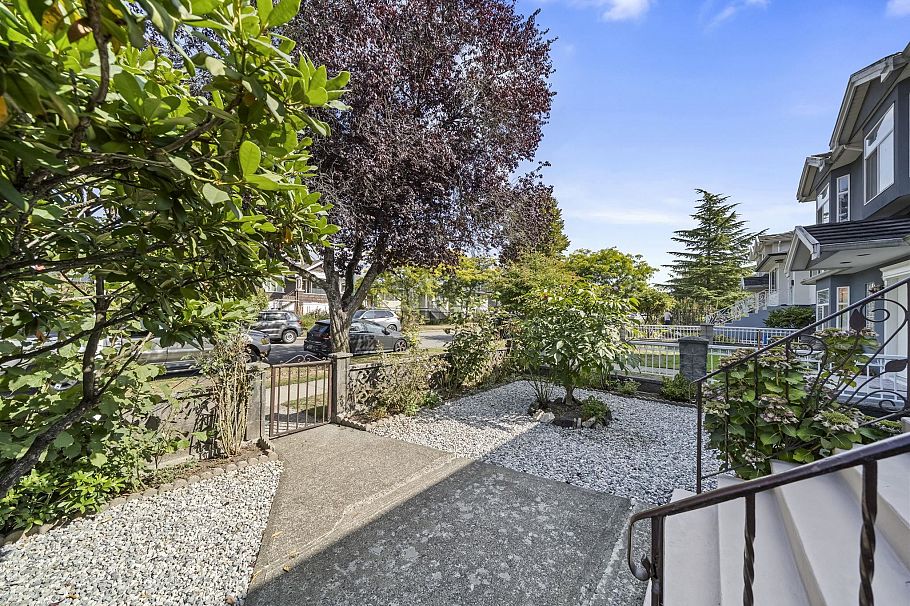 2634 Parker Street Vancouver, BC - 39