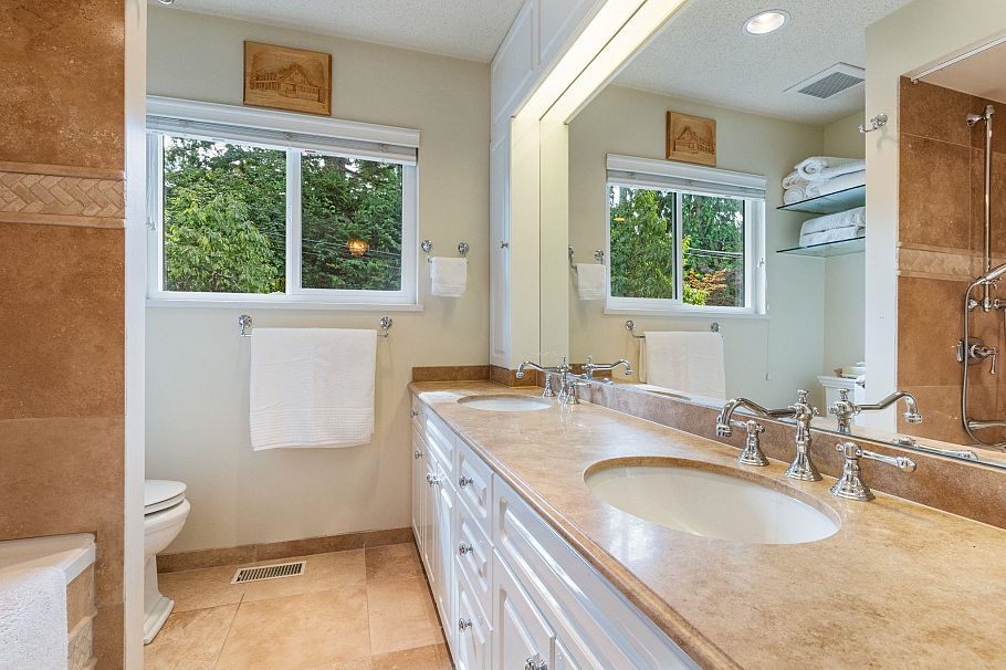 971 Canyon Boulevard North Vancouver, BC - 29
