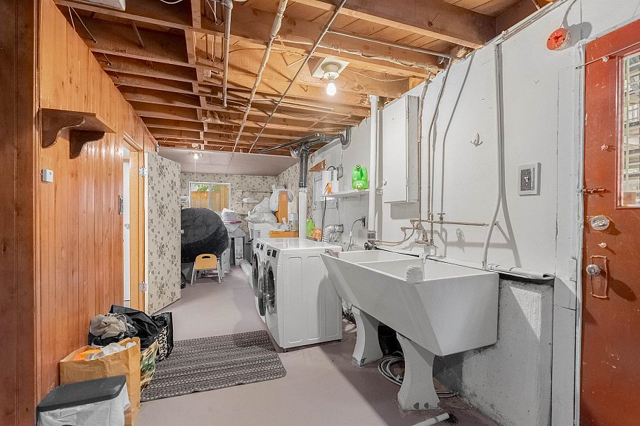 234 W St. James Road North Vancouver, BC - 13