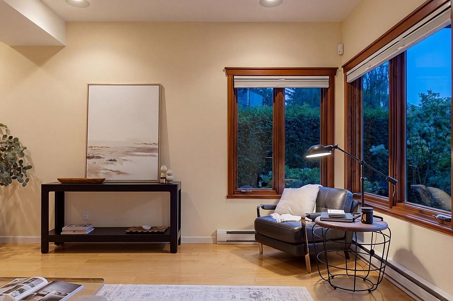 141 E Windsor Road North Vancouver, BC - 27