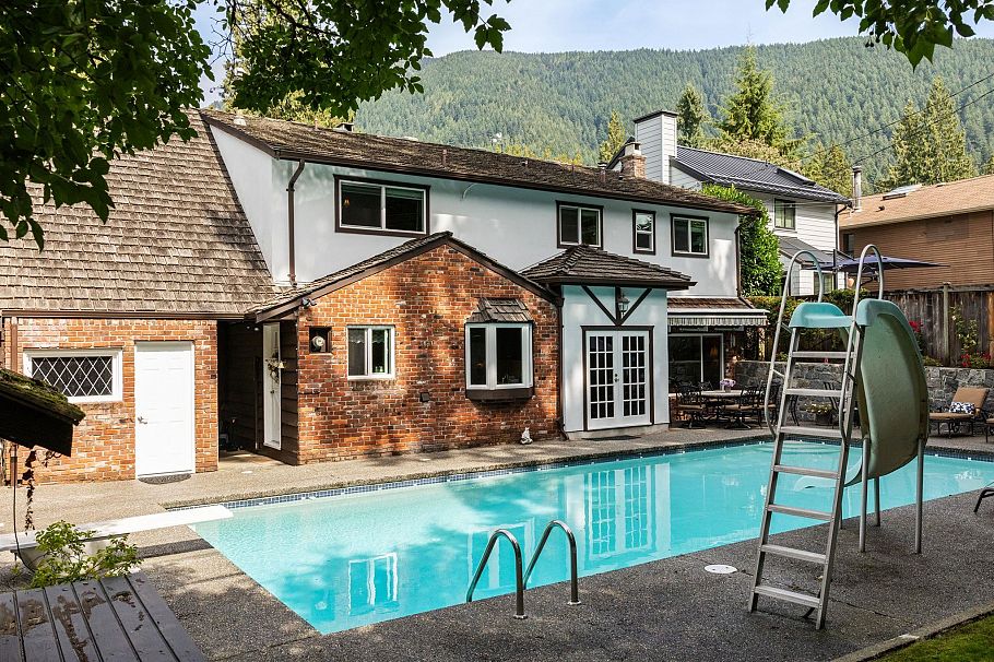 971 Canyon Boulevard North Vancouver, BC - 3