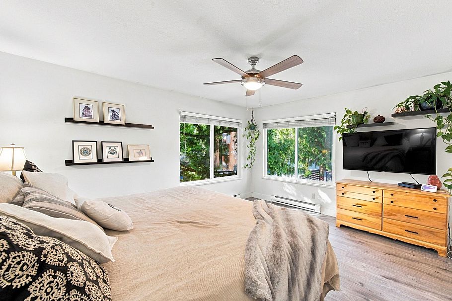 300 E 25th Street North Vancouver, BC - 10