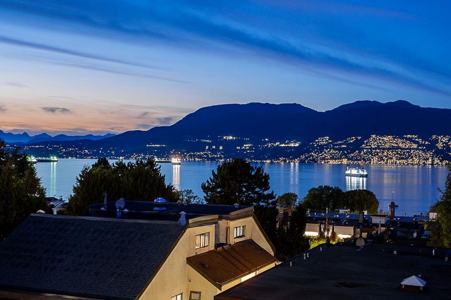 2445 W 1st Avenue Vancouver, BC - 1