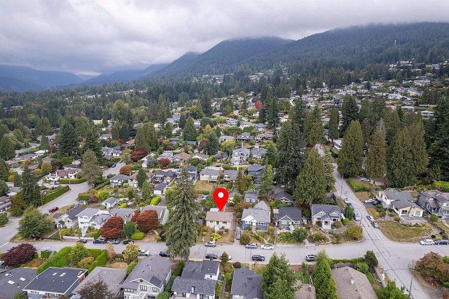 234 W St. James Road North Vancouver, BC - 33