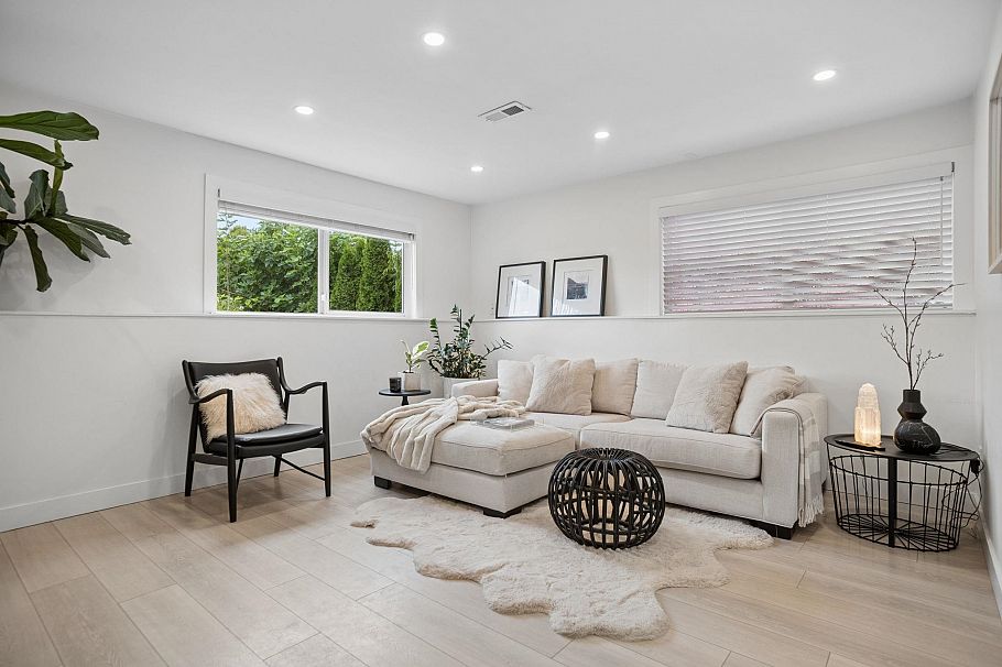 2780 E 8th Avenue Vancouver, BC - 2