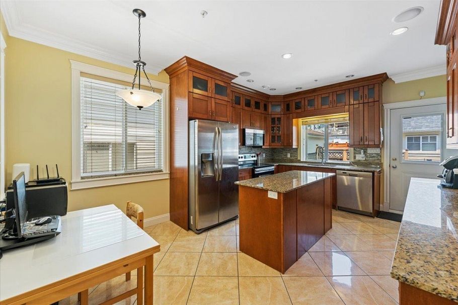 1185 E 62nd Avenue Vancouver, BC - 10