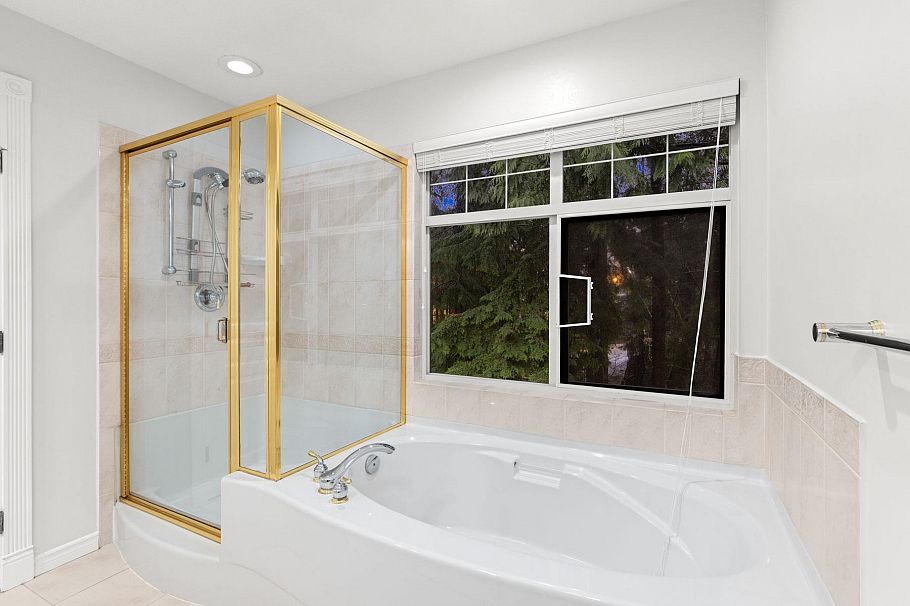 1188 Strathaven Drive North Vancouver, BC - 18