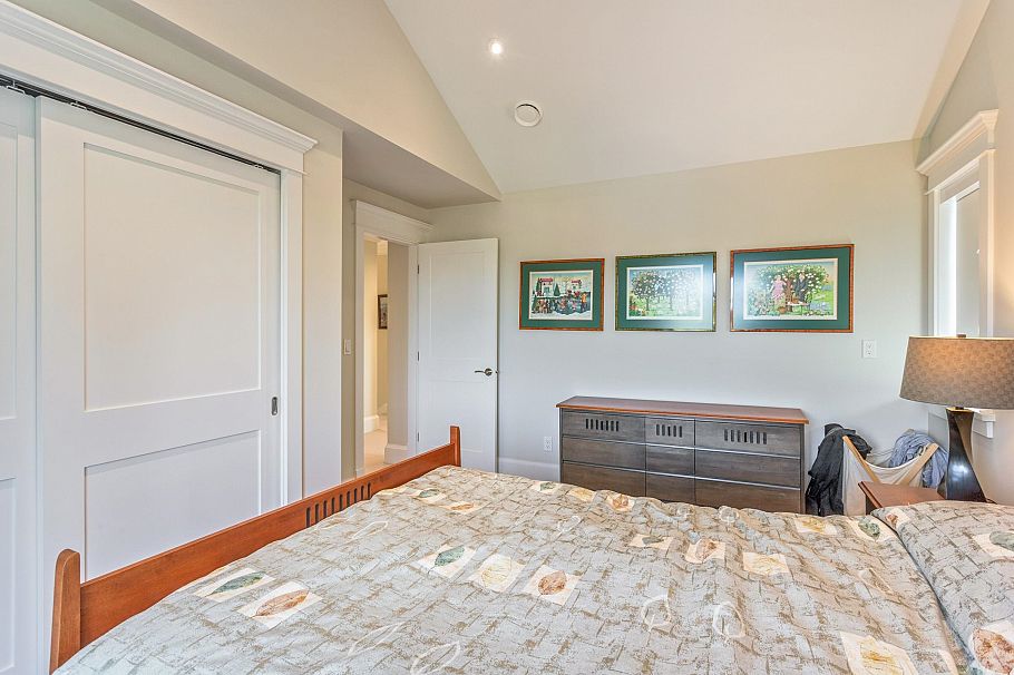2228 Mahon Avenue North Vancouver, BC - 28