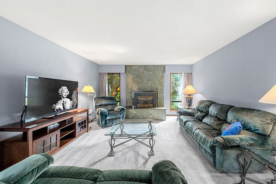 3833 Lynn Valley Road North Vancouver, BC - 4