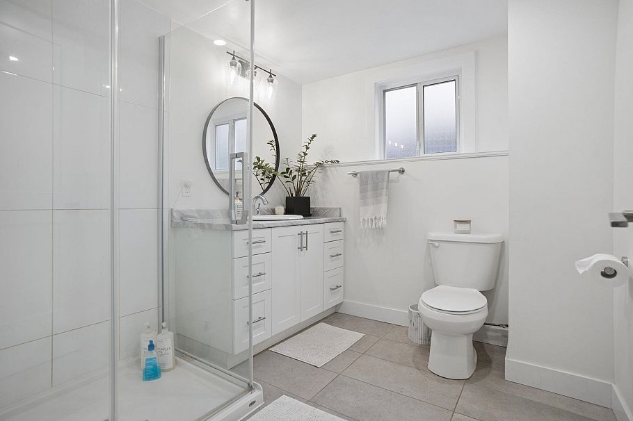 2780 E 8th Avenue Vancouver, BC - 6