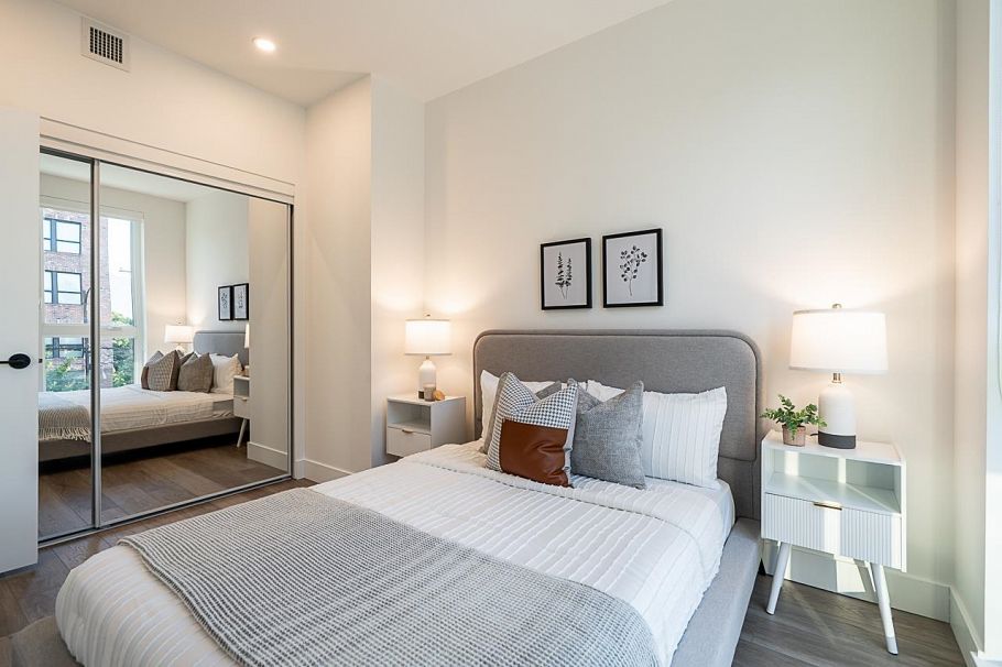 202 422 Lakewood Drive Vancouver, BC - 5
