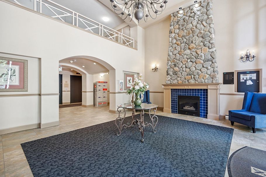 321 3600 Windcrest Drive North Vancouver, BC - 21