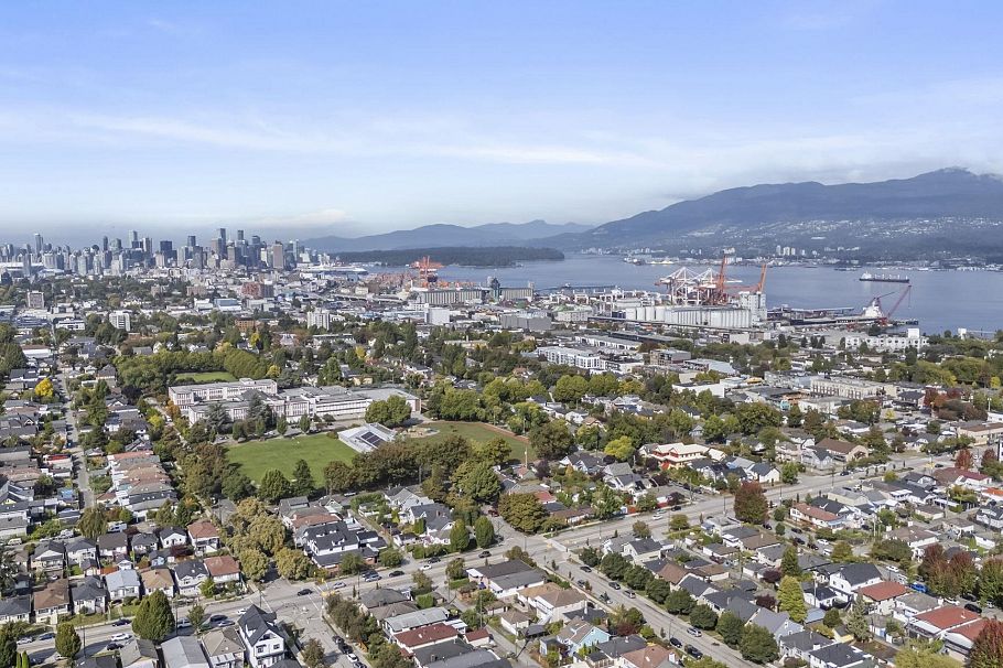 2634 Parker Street Vancouver, BC - 38