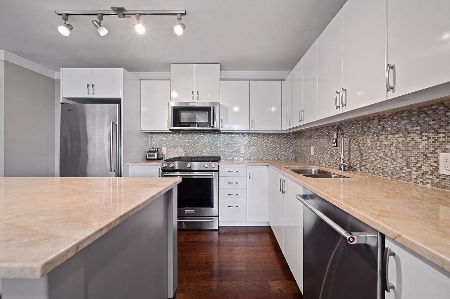 1404 155 W 1st Street North Vancouver, BC - 8