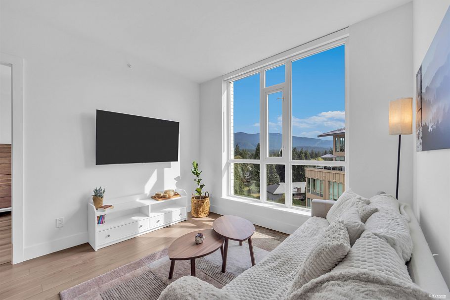 704 2375 Emery Court North Vancouver, BC - 3